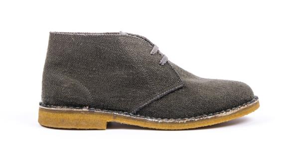 Desert Boots Antraciet Donkergrijs via Shop Like You Give a Damn